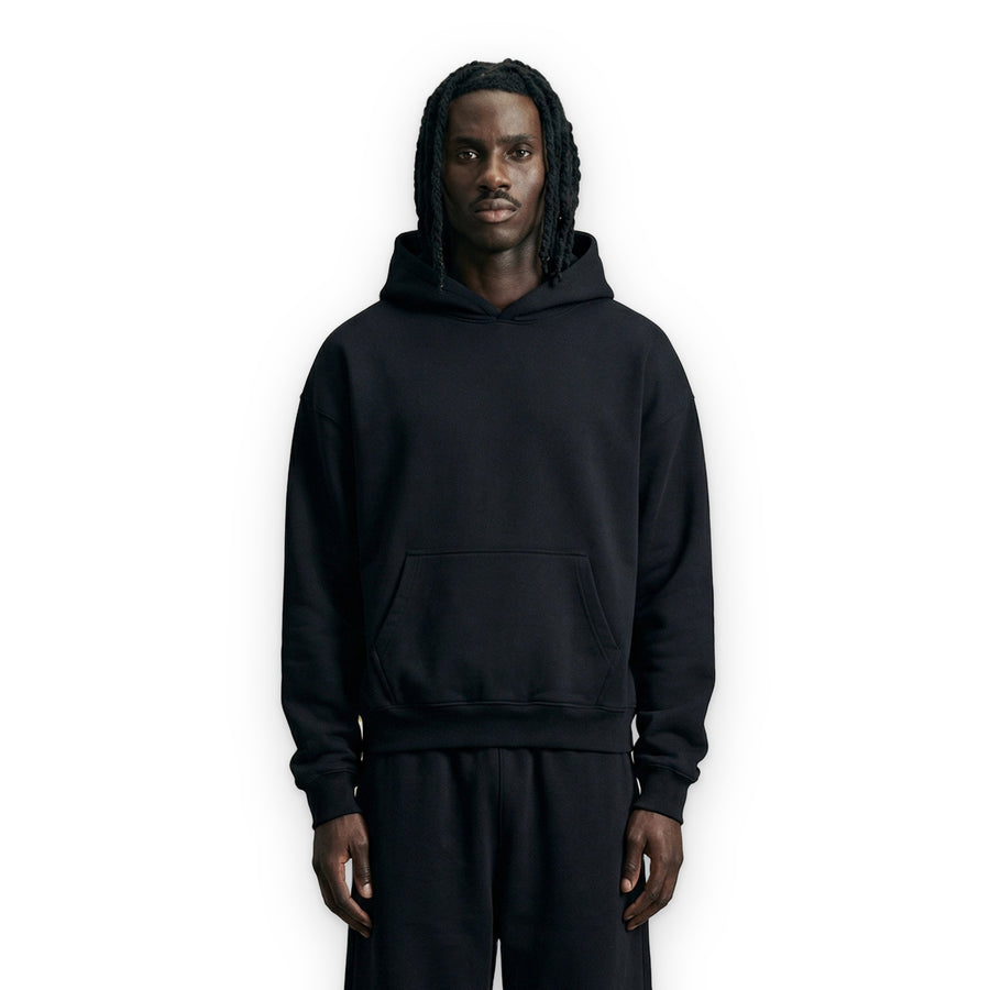 001 HOODIE BLACK