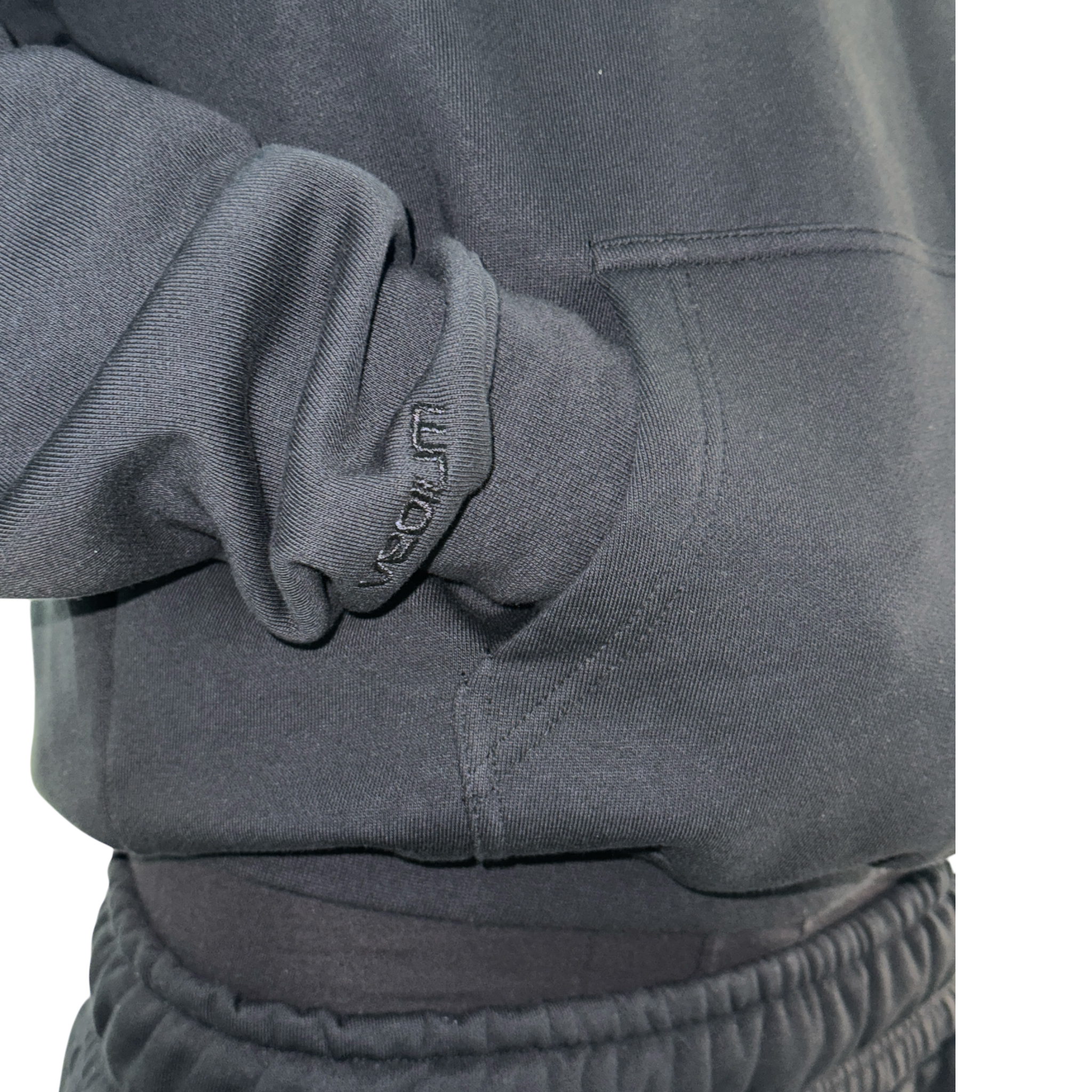 001 HOODIE BLACK